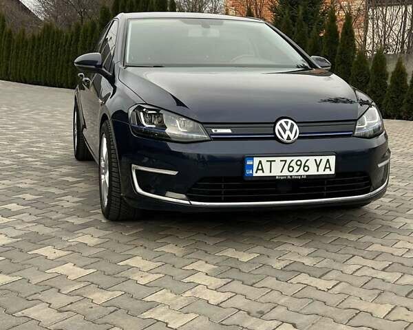Синий Фольксваген e-Golf, объемом двигателя 0 л и пробегом 106 тыс. км за 8900 $, фото 1 на Automoto.ua