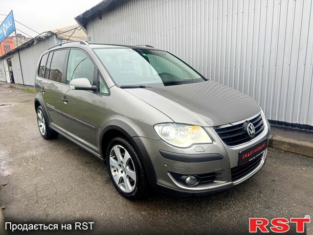 Синий Фольксваген e-Golf, объемом двигателя 100 л и пробегом 181 тыс. км за 9000 $, фото 1 на Automoto.ua