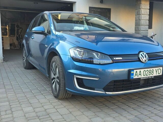 Синий Фольксваген e-Golf, объемом двигателя 0 л и пробегом 135 тыс. км за 8900 $, фото 1 на Automoto.ua