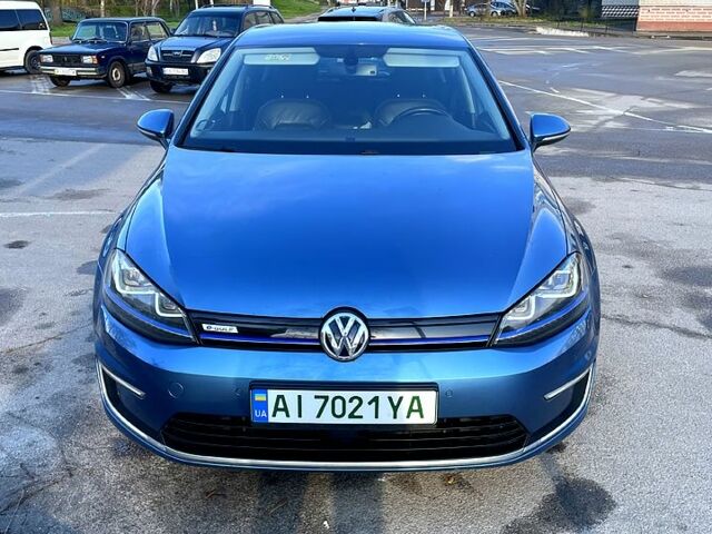 Синий Фольксваген e-Golf, объемом двигателя 85 л и пробегом 190 тыс. км за 10000 $, фото 1 на Automoto.ua
