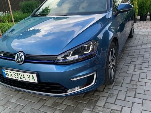 Синий Фольксваген e-Golf, объемом двигателя 0 л и пробегом 154 тыс. км за 7800 $, фото 1 на Automoto.ua
