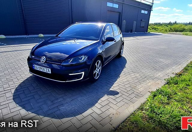 Синий Фольксваген e-Golf, объемом двигателя 85 л и пробегом 157 тыс. км за 9999 $, фото 1 на Automoto.ua