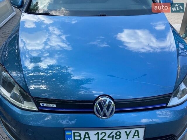 Синий Фольксваген e-Golf, объемом двигателя 0 л и пробегом 142 тыс. км за 8200 $, фото 1 на Automoto.ua