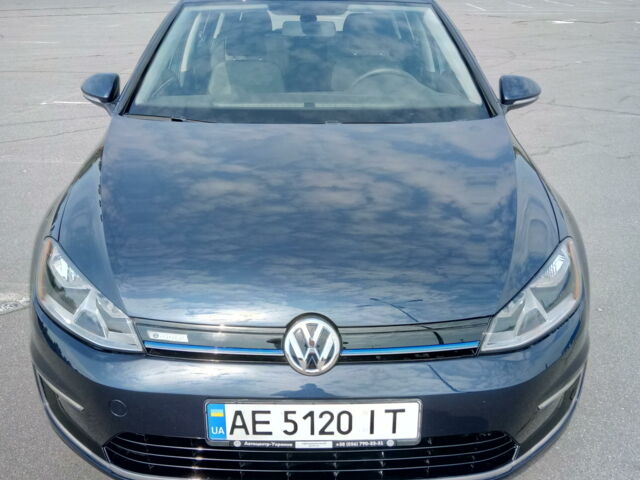 Синий Фольксваген e-Golf, объемом двигателя 0 л и пробегом 18 тыс. км за 23700 $, фото 1 на Automoto.ua