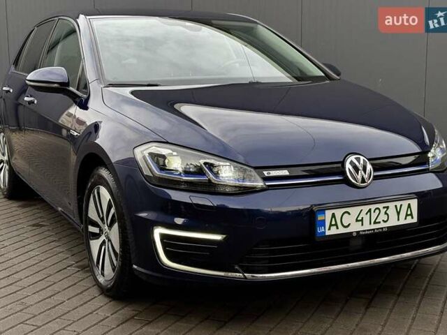 Синий Фольксваген e-Golf, объемом двигателя 0 л и пробегом 100 тыс. км за 14500 $, фото 1 на Automoto.ua