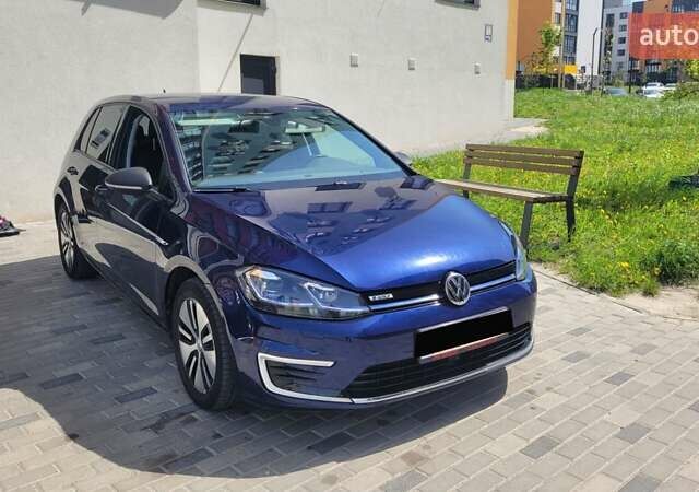 Синий Фольксваген e-Golf, объемом двигателя 0 л и пробегом 180 тыс. км за 13400 $, фото 1 на Automoto.ua