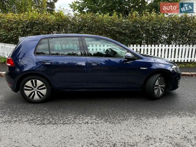 Синий Фольксваген e-Golf, объемом двигателя 0 л и пробегом 80 тыс. км за 16500 $, фото 1 на Automoto.ua