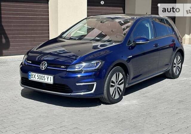 Синий Фольксваген e-Golf, объемом двигателя 0 л и пробегом 97 тыс. км за 15999 $, фото 1 на Automoto.ua
