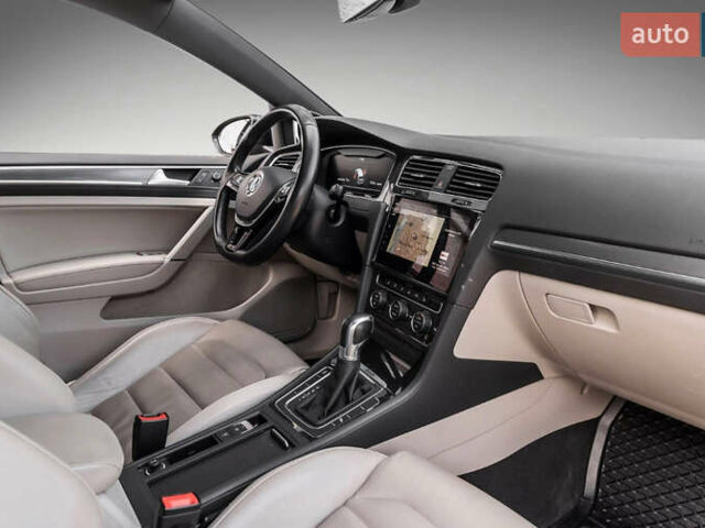 Синий Фольксваген e-Golf, объемом двигателя 0 л и пробегом 132 тыс. км за 12890 $, фото 1 на Automoto.ua