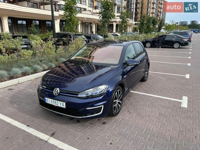 Синий Фольксваген e-Golf, объемом двигателя 0 л и пробегом 94 тыс. км за 15500 $, фото 1 на Automoto.ua
