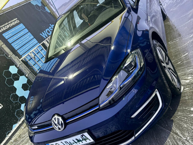 Синий Фольксваген e-Golf, объемом двигателя 0 л и пробегом 90 тыс. км за 13300 $, фото 1 на Automoto.ua