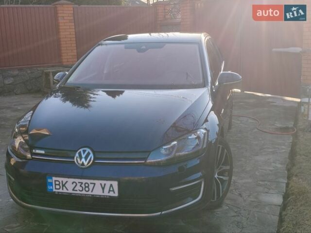 Синий Фольксваген e-Golf, объемом двигателя 0 л и пробегом 186 тыс. км за 12700 $, фото 1 на Automoto.ua