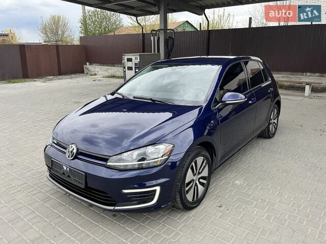 Синий Фольксваген e-Golf, объемом двигателя 0 л и пробегом 171 тыс. км за 11900 $, фото 1 на Automoto.ua