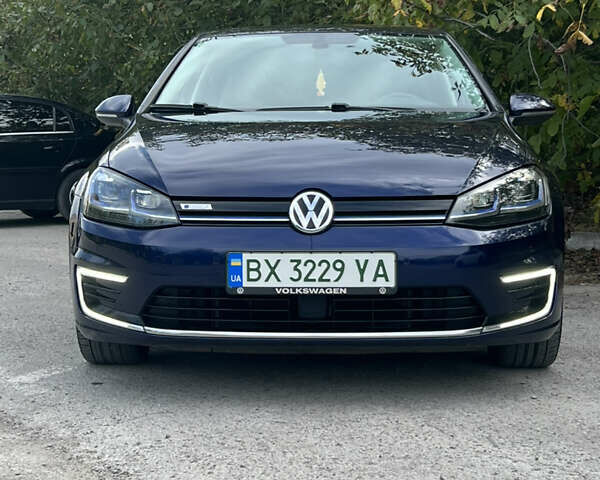 Синий Фольксваген e-Golf, объемом двигателя 0 л и пробегом 139 тыс. км за 13000 $, фото 1 на Automoto.ua