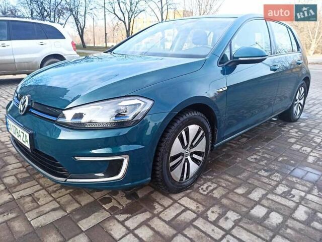 Зеленый Фольксваген e-Golf, объемом двигателя 0 л и пробегом 120 тыс. км за 12000 $, фото 1 на Automoto.ua