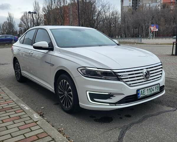 Белый Фольксваген e-Lavida, объемом двигателя 0 л и пробегом 121 тыс. км за 13500 $, фото 1 на Automoto.ua