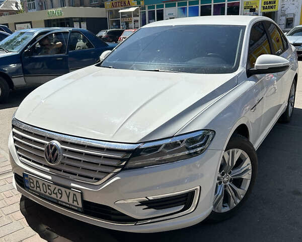 Белый Фольксваген e-Lavida, объемом двигателя 0 л и пробегом 43 тыс. км за 17000 $, фото 1 на Automoto.ua