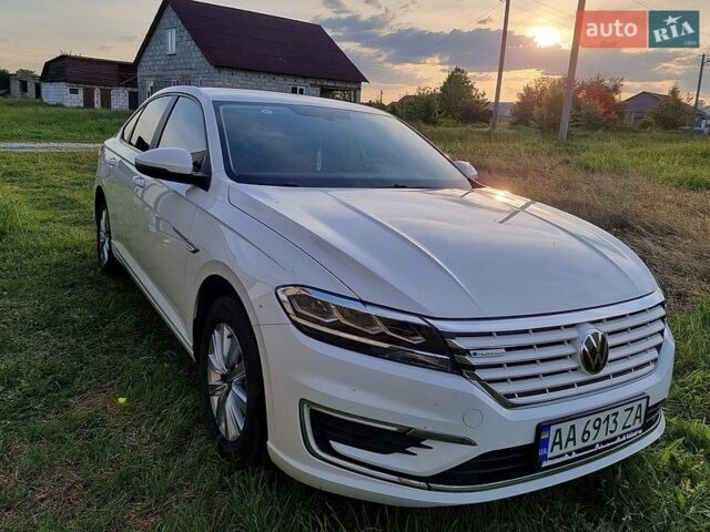 Белый Фольксваген e-Lavida, объемом двигателя 0 л и пробегом 90 тыс. км за 14999 $, фото 1 на Automoto.ua