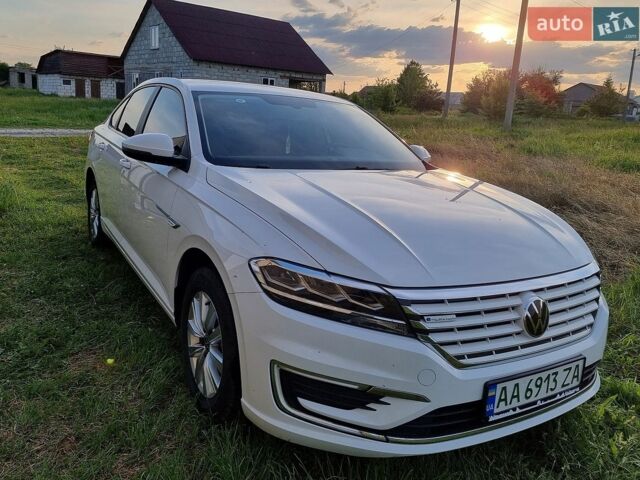 Белый Фольксваген e-Lavida, объемом двигателя 0 л и пробегом 90 тыс. км за 13999 $, фото 1 на Automoto.ua