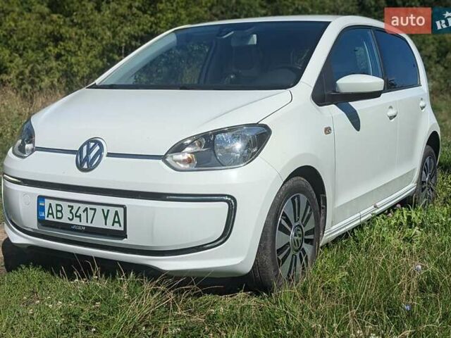 Белый Фольксваген e-up, объемом двигателя 0 л и пробегом 132 тыс. км за 7500 $, фото 1 на Automoto.ua