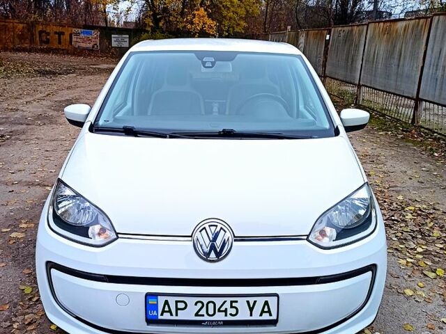 Белый Фольксваген e-up, объемом двигателя 60 л и пробегом 161 тыс. км за 6950 $, фото 1 на Automoto.ua