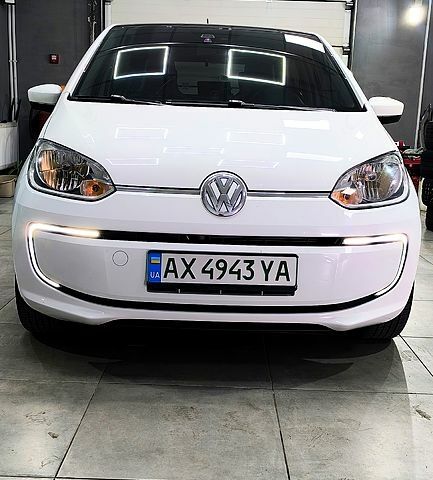 Білий Фольксваген e-up, об'ємом двигуна 60 л та пробігом 126 тис. км за 7200 $, фото 1 на Automoto.ua