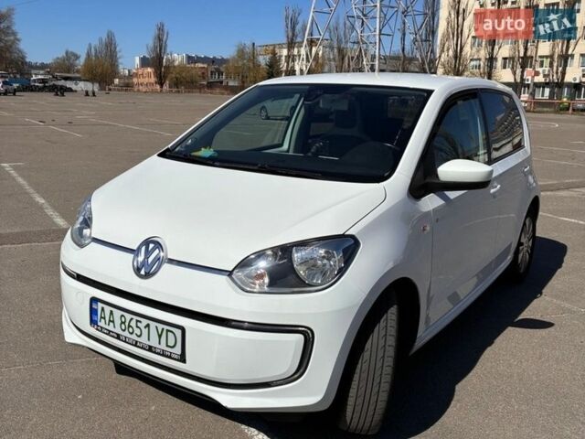 Белый Фольксваген e-up, объемом двигателя 0 л и пробегом 133 тыс. км за 6500 $, фото 1 на Automoto.ua