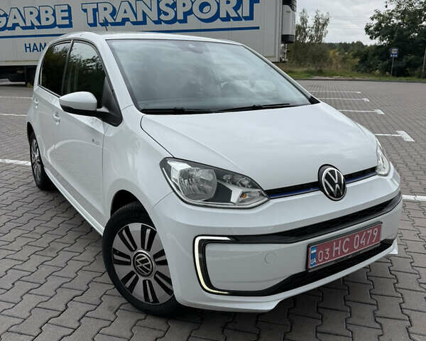 Белый Фольксваген e-up, объемом двигателя 0 л и пробегом 95 тыс. км за 12500 $, фото 1 на Automoto.ua
