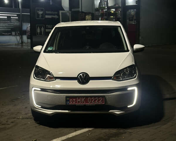 Белый Фольксваген e-up, объемом двигателя 0 л и пробегом 67 тыс. км за 11500 $, фото 1 на Automoto.ua