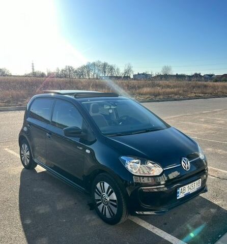 Черный Фольксваген e-up, объемом двигателя 0 л и пробегом 98 тыс. км за 8000 $, фото 1 на Automoto.ua