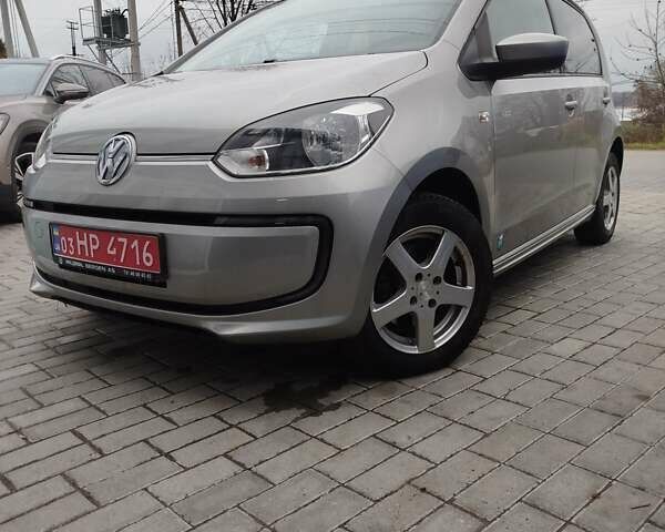 Серый Фольксваген e-up, объемом двигателя 0 л и пробегом 145 тыс. км за 6500 $, фото 1 на Automoto.ua