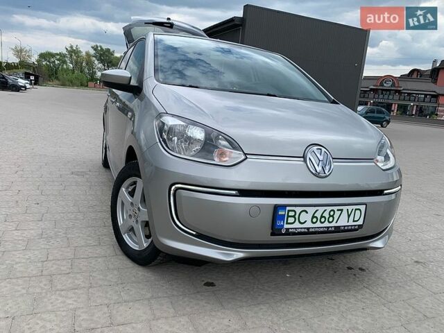 Серый Фольксваген e-up, объемом двигателя 0 л и пробегом 131 тыс. км за 6750 $, фото 1 на Automoto.ua