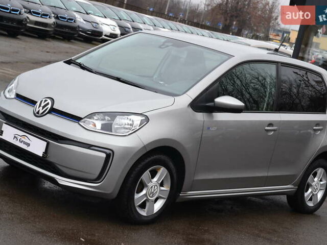Серый Фольксваген e-up, объемом двигателя 0 л и пробегом 92 тыс. км за 7999 $, фото 1 на Automoto.ua