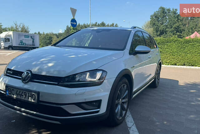 Белый Фольксваген Golf Alltrack, объемом двигателя 1.97 л и пробегом 281 тыс. км за 14800 $, фото 1 на Automoto.ua
