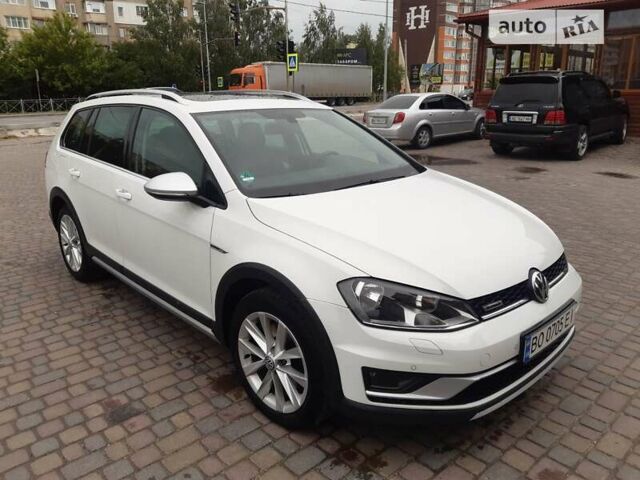 Белый Фольксваген Golf Alltrack, объемом двигателя 2 л и пробегом 258 тыс. км за 15300 $, фото 1 на Automoto.ua