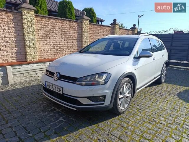 Белый Фольксваген Golf Alltrack, объемом двигателя 1.97 л и пробегом 235 тыс. км за 13700 $, фото 1 на Automoto.ua