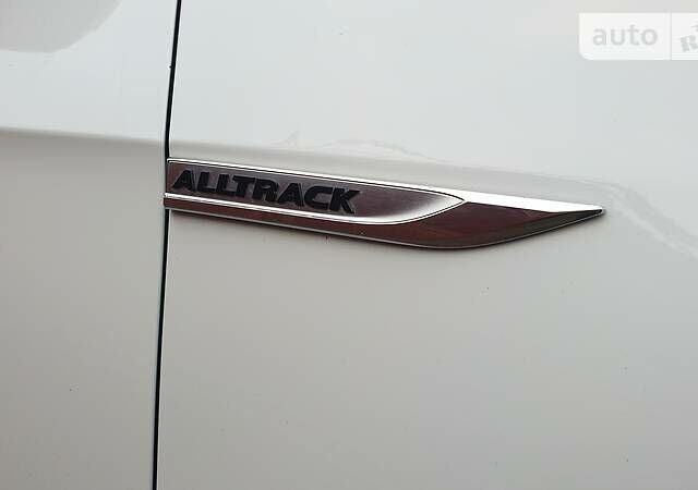 Белый Фольксваген Golf Alltrack, объемом двигателя 1.8 л и пробегом 87 тыс. км за 13999 $, фото 1 на Automoto.ua