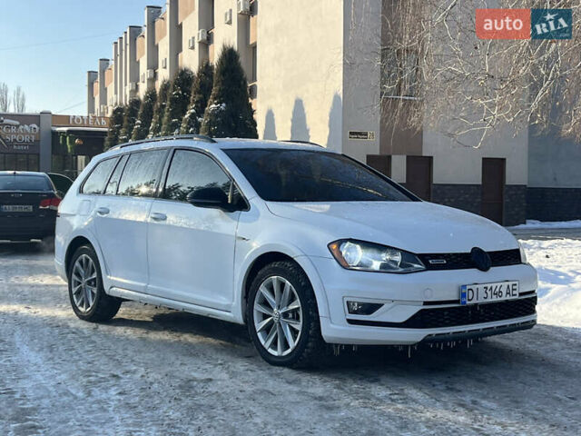 Білий Фольксваген Golf Alltrack, об'ємом двигуна 1.8 л та пробігом 143 тис. км за 12999 $, фото 1 на Automoto.ua