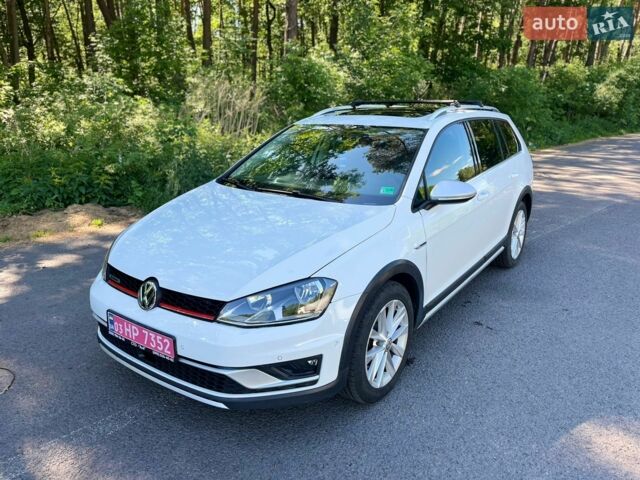 Белый Фольксваген Golf Alltrack, объемом двигателя 1.8 л и пробегом 287 тыс. км за 11900 $, фото 1 на Automoto.ua
