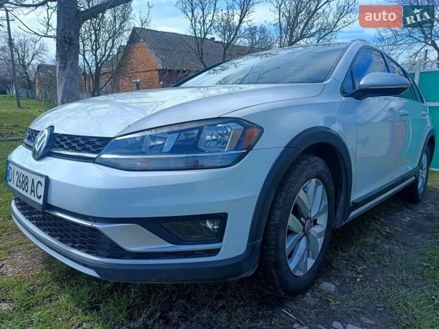 Белый Фольксваген Golf Alltrack, объемом двигателя 1.8 л и пробегом 110 тыс. км за 13900 $, фото 1 на Automoto.ua