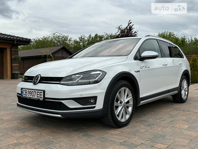 Белый Фольксваген Golf Alltrack, объемом двигателя 2 л и пробегом 105 тыс. км за 21800 $, фото 1 на Automoto.ua