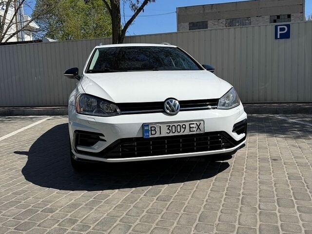 Белый Фольксваген Golf Alltrack, объемом двигателя 1.8 л и пробегом 180 тыс. км за 12500 $, фото 1 на Automoto.ua