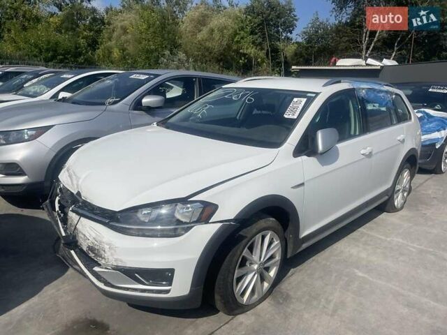 Белый Фольксваген Golf Alltrack, объемом двигателя 1.8 л и пробегом 100 тыс. км за 9700 $, фото 1 на Automoto.ua