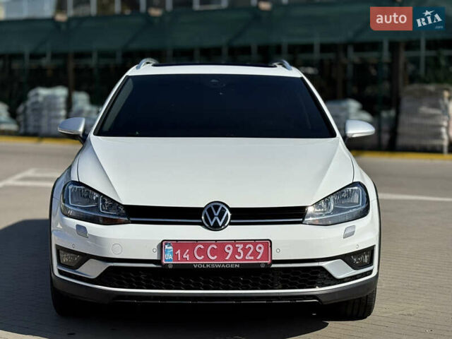 Белый Фольксваген Golf Alltrack, объемом двигателя 1.8 л и пробегом 200 тыс. км за 19999 $, фото 1 на Automoto.ua