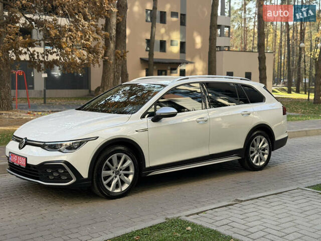 Білий Фольксваген Golf Alltrack, об'ємом двигуна 2 л та пробігом 198 тис. км за 24900 $, фото 1 на Automoto.ua