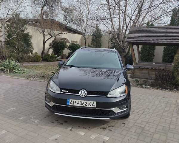 Черный Фольксваген Golf Alltrack, объемом двигателя 1.8 л и пробегом 96 тыс. км за 13300 $, фото 1 на Automoto.ua
