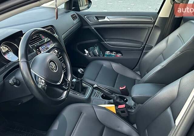 Черный Фольксваген Golf Alltrack, объемом двигателя 1.8 л и пробегом 118 тыс. км за 14000 $, фото 1 на Automoto.ua