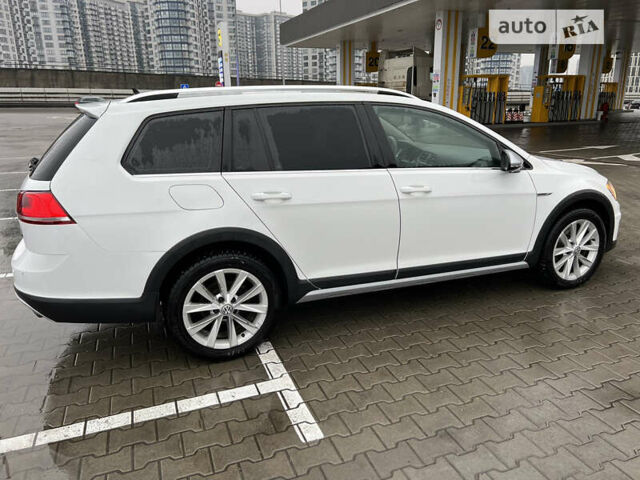 Фольксваген Golf Alltrack, объемом двигателя 1.8 л и пробегом 105 тыс. км за 15000 $, фото 1 на Automoto.ua