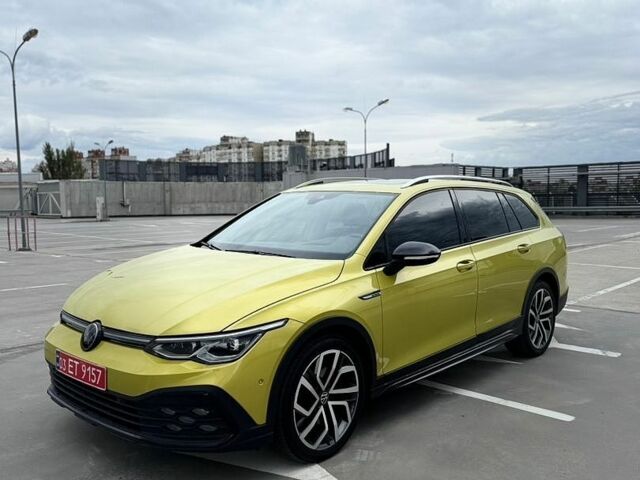 Желтый Фольксваген Golf Alltrack, объемом двигателя 1.97 л и пробегом 254 тыс. км за 21800 $, фото 1 на Automoto.ua
