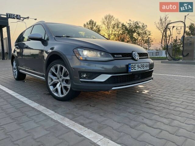 Сірий Фольксваген Golf Alltrack, об'ємом двигуна 1.97 л та пробігом 157 тис. км за 15000 $, фото 1 на Automoto.ua